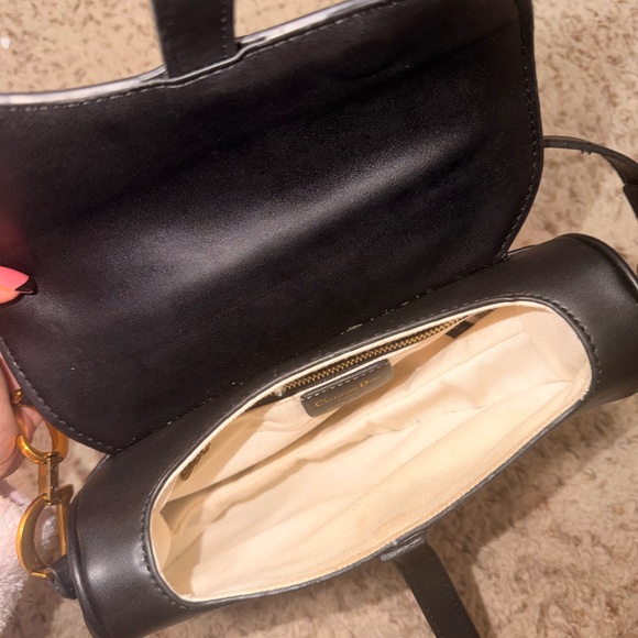 Fashion Inspired shoulder bag w/strap - Picture 3 of 7